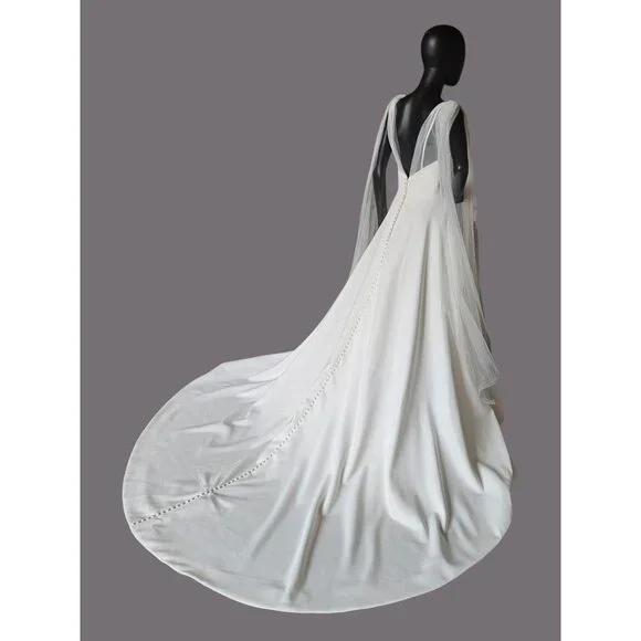 NWOT Ivory Plunge V-Neck Tulle Arm Detail Wedding Gown - Amy & Eve - Picture 9 of 12